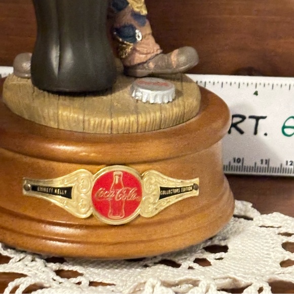 Coca-Cola Limited Musical Edition Figurine Hemmett Kelly 1995 Signed Numbered - Picture 9 of 10
